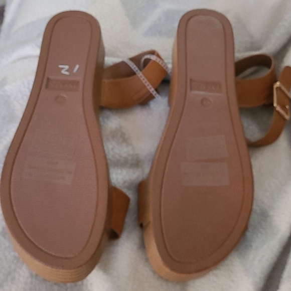Tan Sandals - Picture 4 of 4